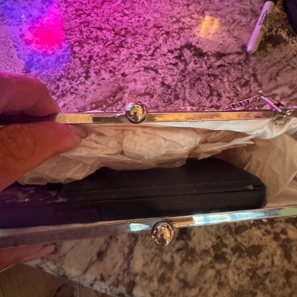 Clutch - Picture 9 of 9